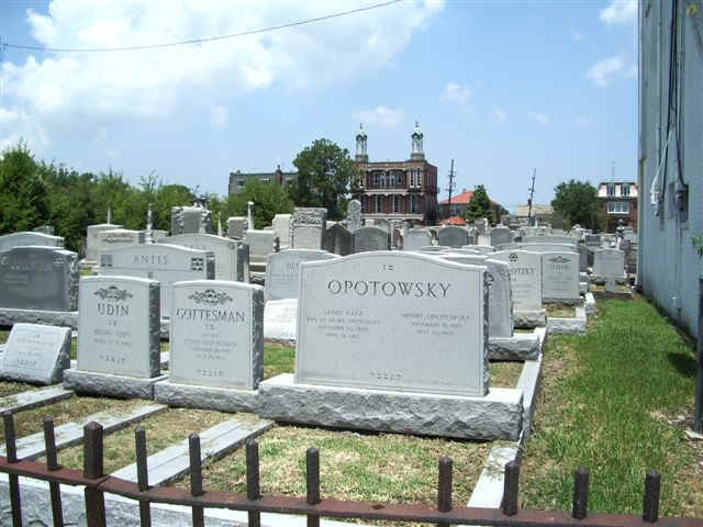 050709036 MSY Cemetary.JPG (76651 bytes)