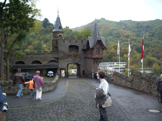 051021 (30) FRA Cochem.JPG (69573 bytes)