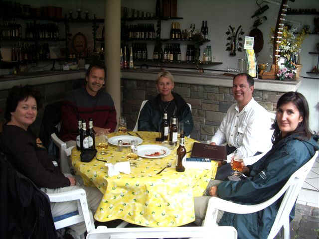 051021 (6) FRA Karla Hilton Nancy Tony Kristi.JPG (67224 bytes)