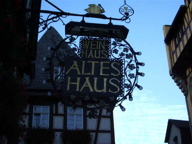 051023 (67) FRA Bacharach Altes Haus.JPG (54491 bytes)