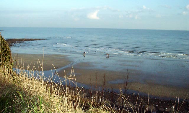 01117005 DUB Skerries Horseback riders.jpg (55720 bytes)