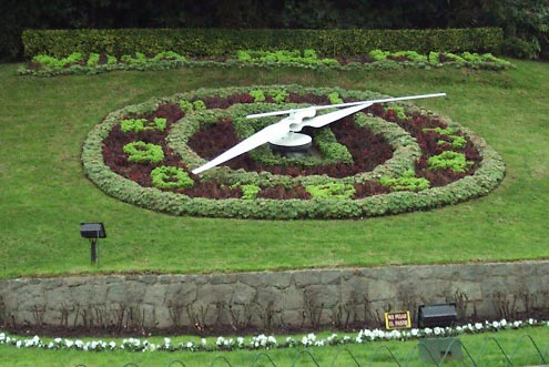 01706011 SCL Vina Del Mar Flower Clock.JPG (48918 bytes)