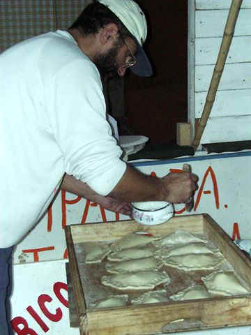 01707048 SCL Empanadas.JPG (34276 bytes)