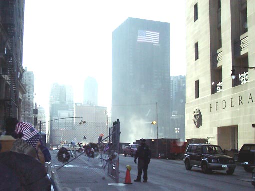 01c31005 NYC Ground Zero.JPG (31962 bytes)
