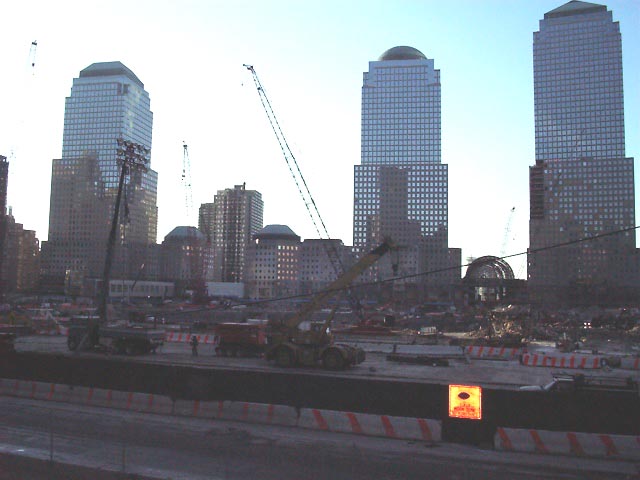 01c31021 NYC Ground Zero.JPG (46291 bytes)