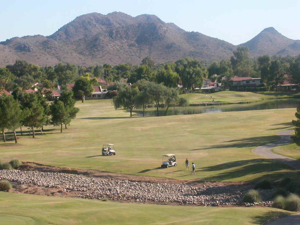 03919002 PHX DLGolf JeRie Karla Cathy Mary.jpg (180192 bytes)