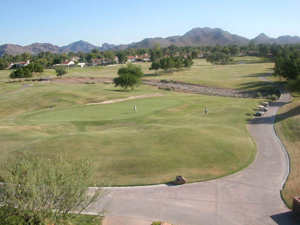 03919003 PHX DLGolf JeRie Karla Cathy Mary.jpg (173394 bytes)