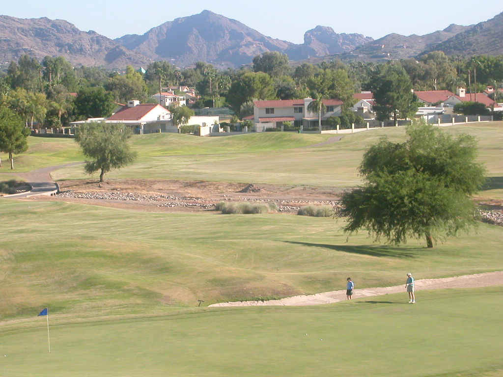 03919005 PHX DLGolf JeRie Karla Cathy Mary.jpg (179284 bytes)