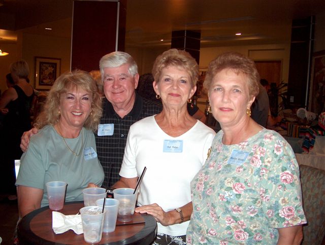 03920030i PHX DLGolf Gladys Bill Pat Marilyn.jpg (55619 bytes)