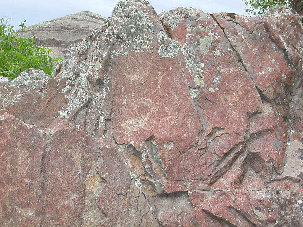 04427034 PDX Hells Canyon pictographs.jpg (210851 bytes)