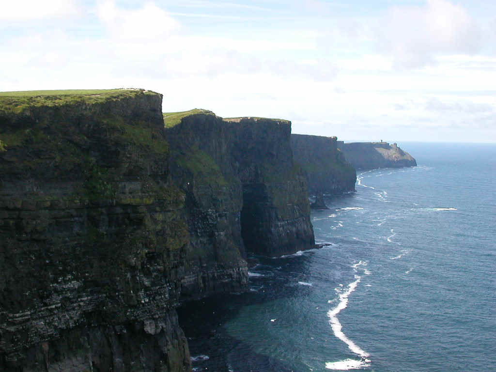 04612042 SNN CLIFFS OF MOHER.JPG (163992 bytes)