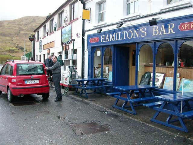 060115 (14) SNN Leenane Hamilton's Bar & Gas.JPG (81121 bytes)