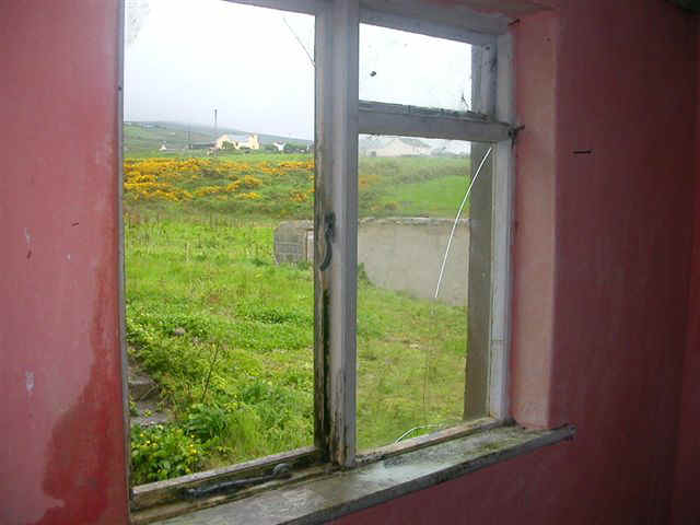 060521 (20) SNN Derelict Cottage.JPG (50545 bytes)