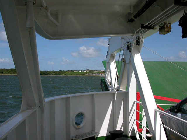 060522 (22) SNN Tarbert Shannon Ferry.JPG (47583 bytes)