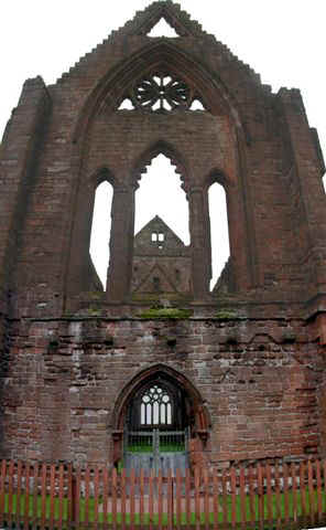 060916 (11a) EDI Sweetheart Abbey.JPG (30839 bytes)