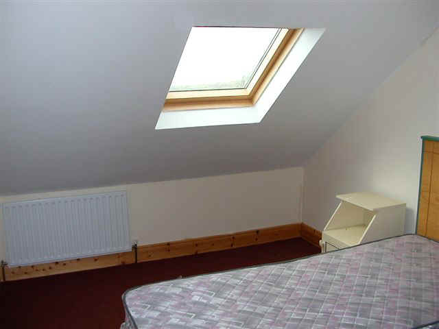 070113 (9) SNN Bedroom.JPG (33343 bytes)