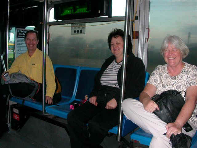 070312 (7) MSY Bus.JPG (56888 bytes)