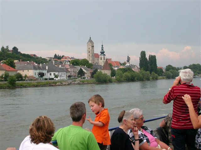 070526 (110) VIE Melk Krem Ferry.JPG (50585 bytes)