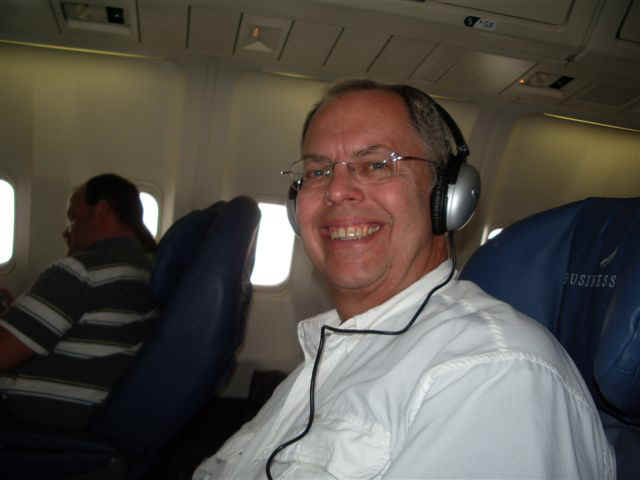 070706 (1) VIE Tony Headphones.JPG (38242 bytes)