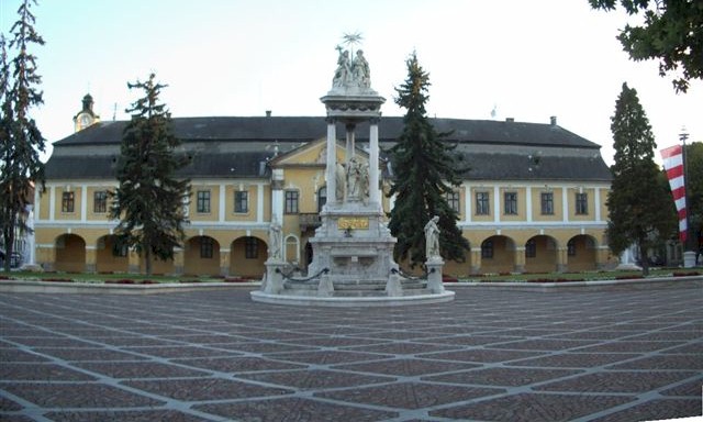 070710 (82a) BUD Esztergom.JPG (67099 bytes)