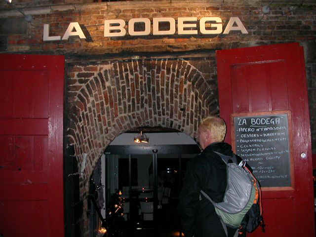 071227 (28) BRU La Bodega.JPG (62681 bytes)