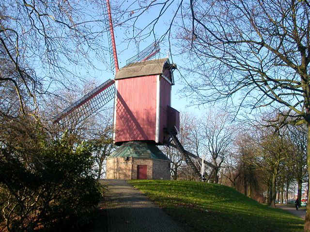 071228 (49) BRU Brugge Windmill.JPG (121903 bytes)