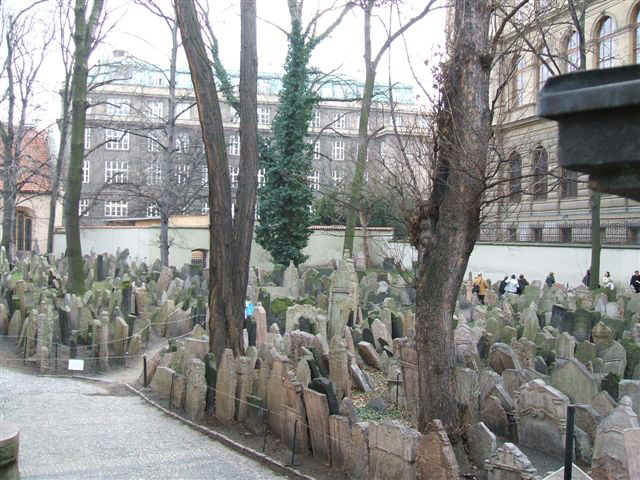 080222 (47n0) PRG Jewish Cemetary.JPG (99222 bytes)