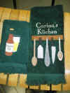 Linen_110108_00_Embroidery_Brians_Bar_Carinas_Kuchen.jpg (36858 bytes)